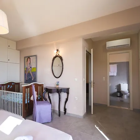 Villa Liogerma Art Deco - 5 Min Drive To Lassi Svoronata