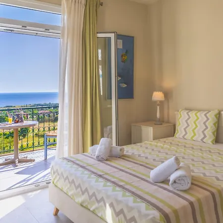 Villa Liogerma Art Deco - 5 Min Drive To Lassi Svoronata