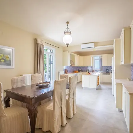 Liogerma Art Deco - 5 Min Drive To Lassi Villa *